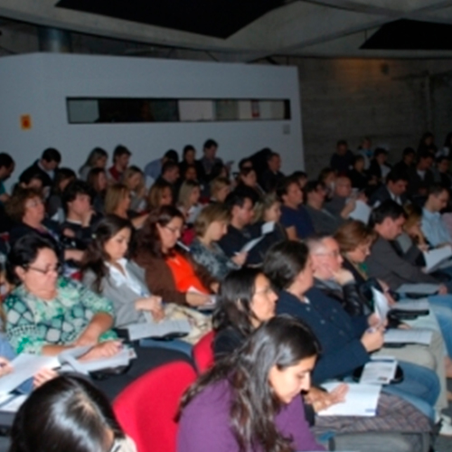 Palestra de Heloísa Capelas é sucesso no MuBE